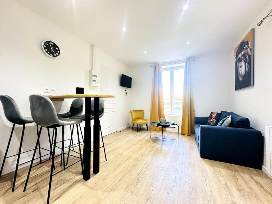 Jungle Appartement Avec Terrasse Laon Ngoại thất bức ảnh