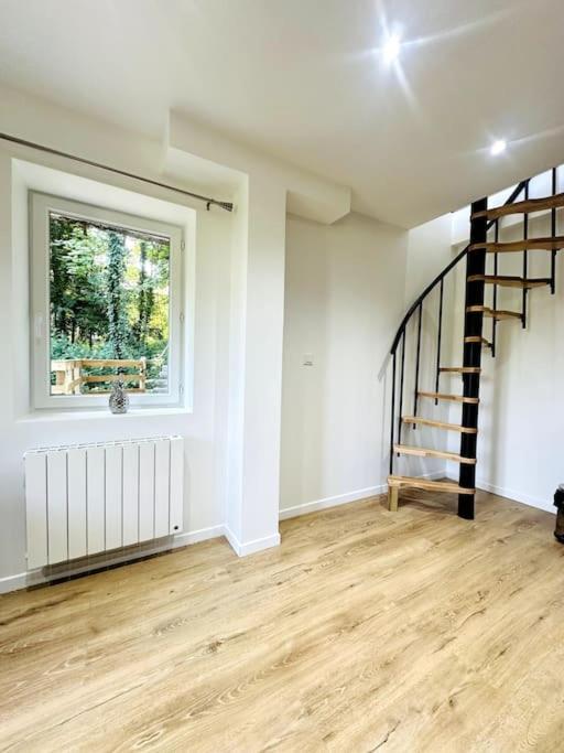 Jungle Appartement Avec Terrasse Laon Ngoại thất bức ảnh