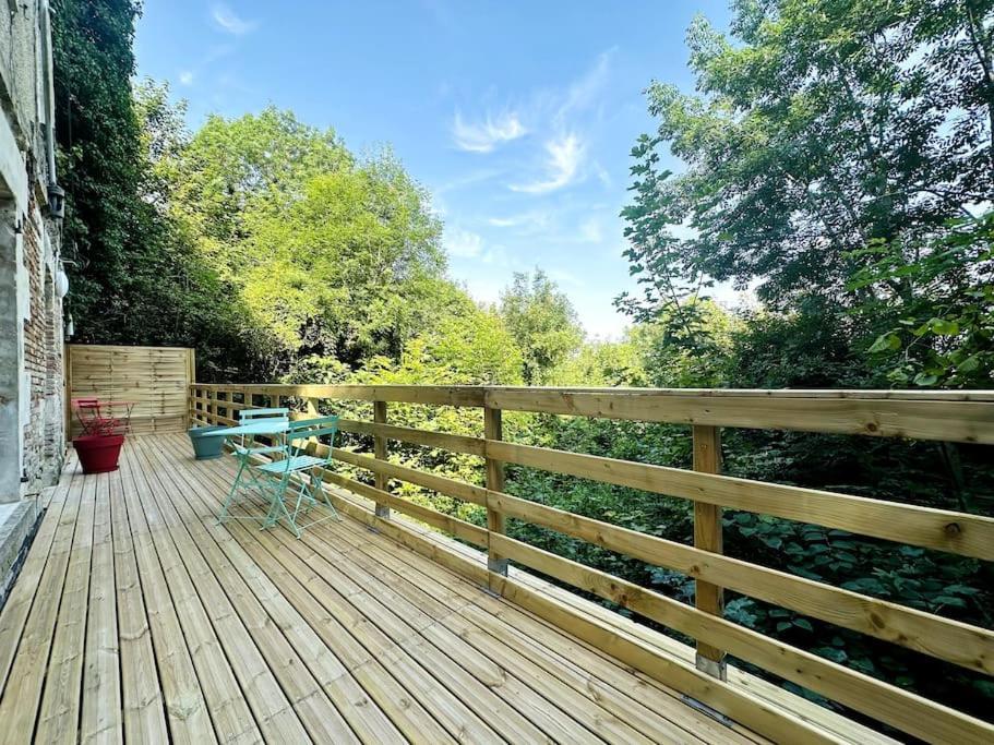 Jungle Appartement Avec Terrasse Laon Ngoại thất bức ảnh